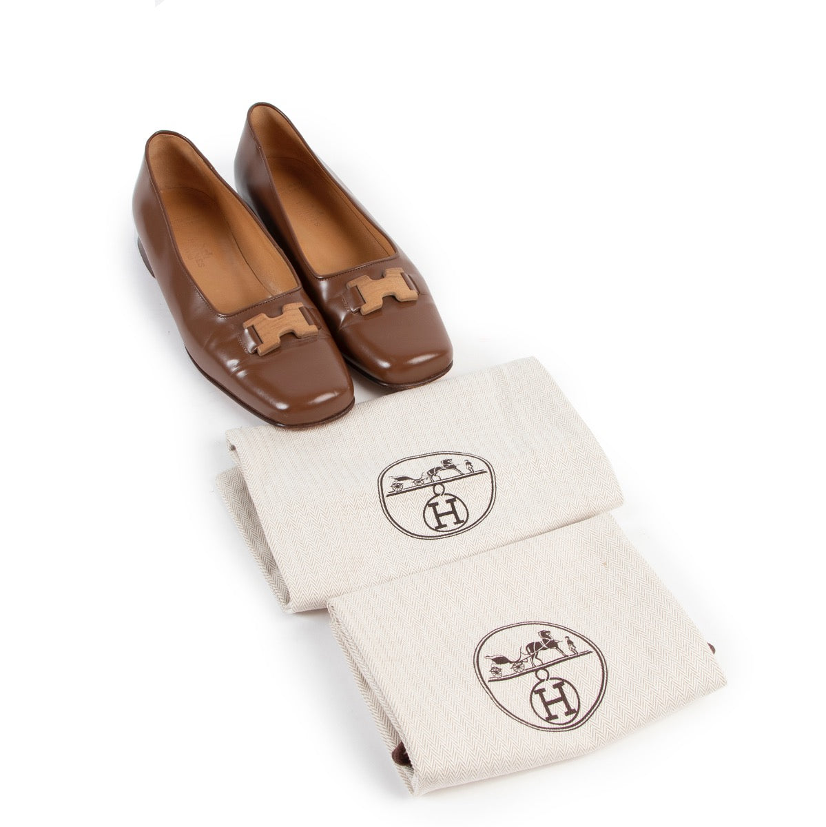 Hermès Cognac Flats Buy these Hermès shoes here safely! 100% authentic