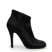 Maison Martin Margiela Black Satin Tabi Boots - size 36.5 for the best price at Labellov secondhand luxury in Antwerp