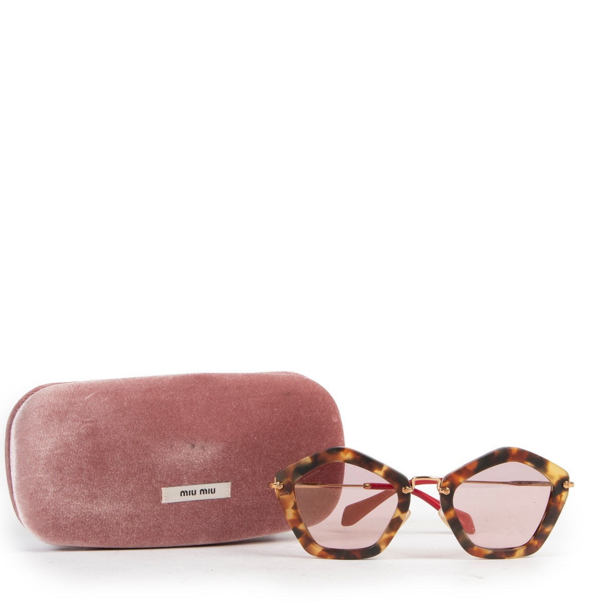 Shop safe online at Labellov in Antwerp these 100% authentic second hand Miu Miu Geometric Sunglasses