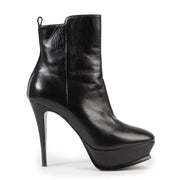 Shop safe online authentic second hand Saint Laurent Black Boots - Size 37,5 at Labellov.com.