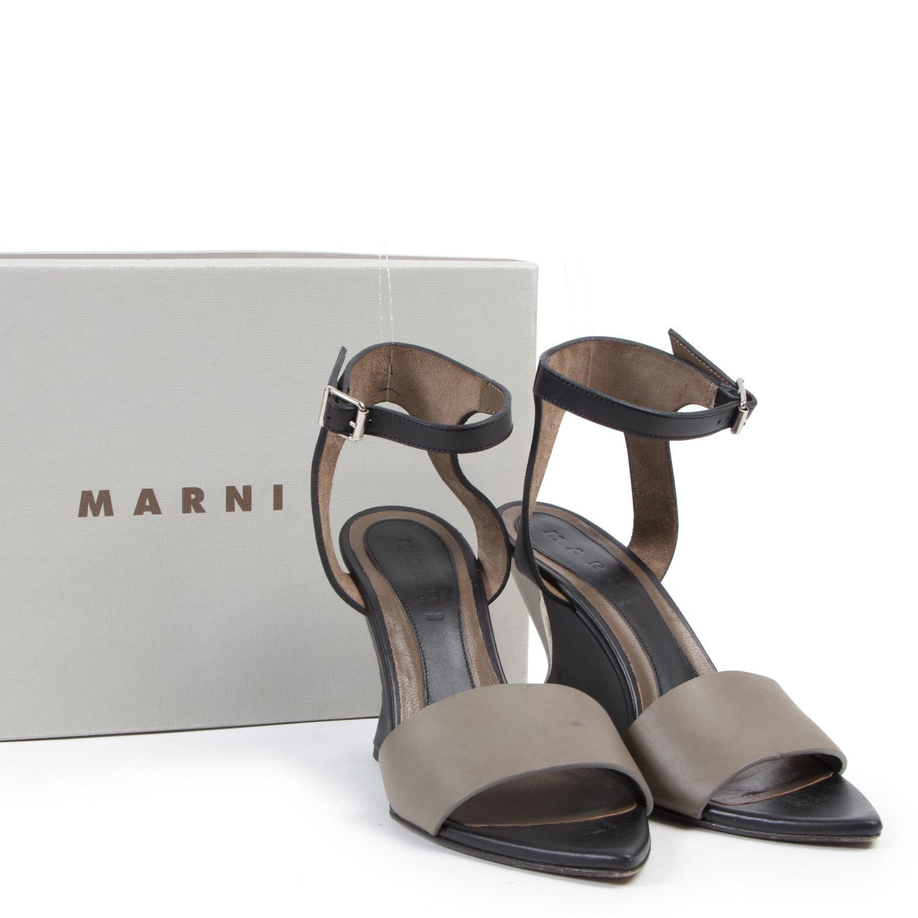 Online tweedehands Marni schoenen. Betaal veilig en online bij LabelLOV Antwerpen.