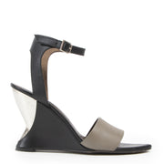 Koop tweedehands schoenen Marni bij LabelLOV Antwerpen.