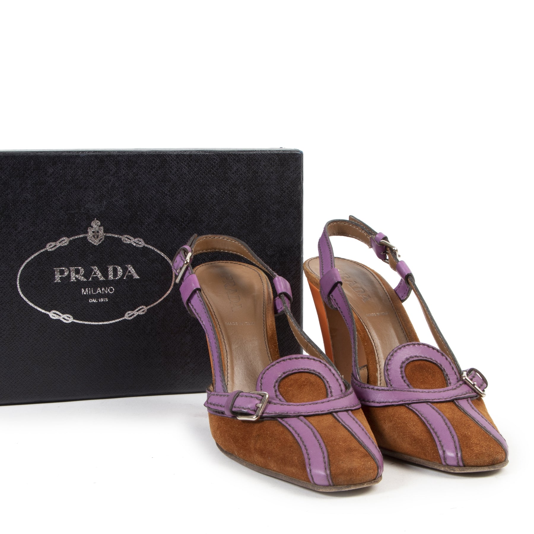 Koop authentieke tweedehands Prada hakken met juiste prijs bij LabelLOV.