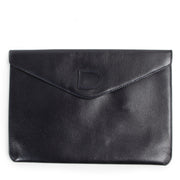 Delvaux Navy/Dark Blue Enveloppe Clutch. Authentieke tweedehands Delvaux tassen bij LabelLOV Antwerpen. Authentique seconde-main luxury en ligne webshop LabelLOV. Authentic preloved Delvaux bags at LabelLOV Antwerp.