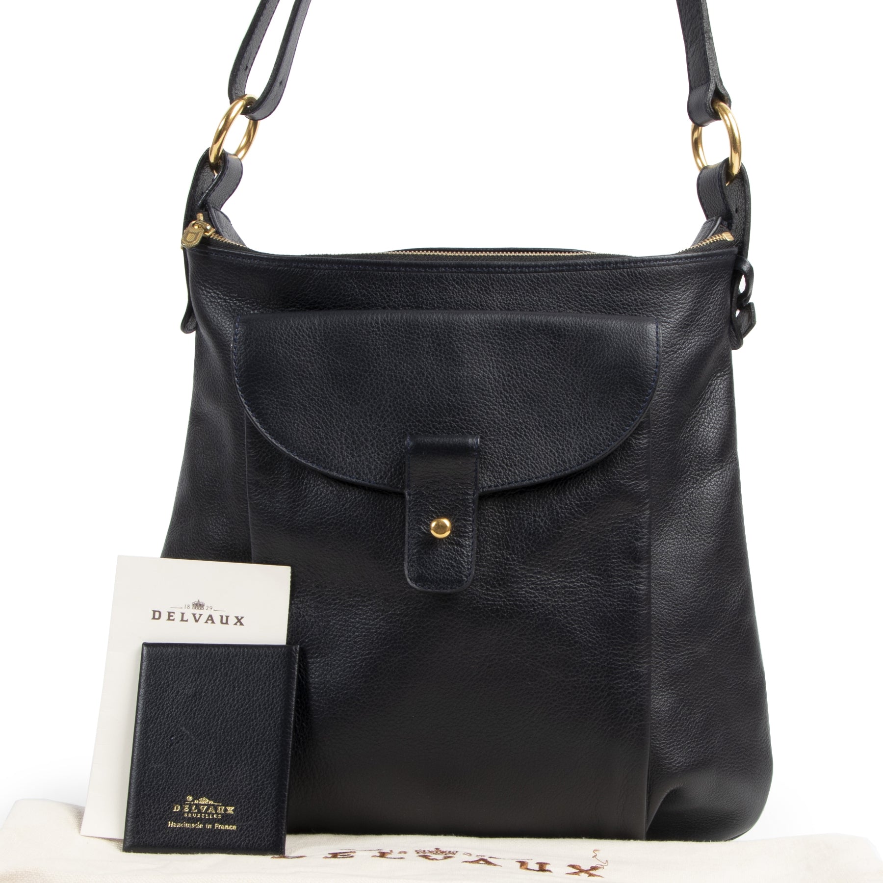 Delvaux Dark Blue Shoulder Bag. Authentieke tweedehands Delvaux handtassen bij LabelLOV Antwerpen. Authentique seconde-main luxury en ligne webshop LabelLOV. Authentic preloved Delvaux handbags at LabelLOV Antwerp.