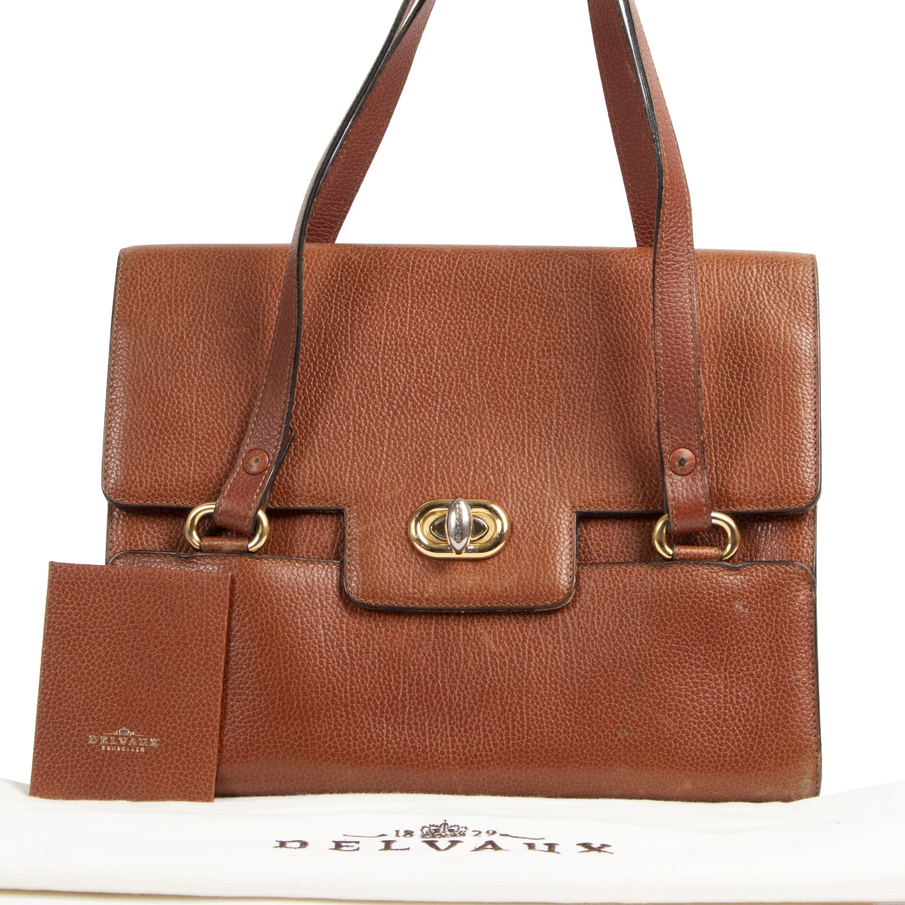 Delvaux Brown Shoulder Bag. Authentieke tweedehands Delvaux handtassen bij LabelLOV Antwerpen. Authentique seconde-main luxury en ligne webshop LabelLOV. Authentic preloved Delvaux handbags at LabelLOV Antwerp.
