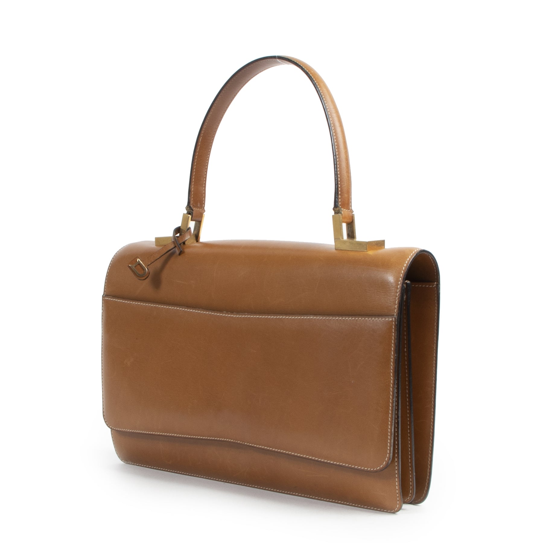 Delvaux Camel Top Handle Bag. Authentieke tweedehands Delvaux handtassen bij LabelLOV Antwerpen. Authentique seconde-main luxury en ligne webshop LabelLOV. Authentic preloved Delvaux handbags at LabelLOV Antwerp.
