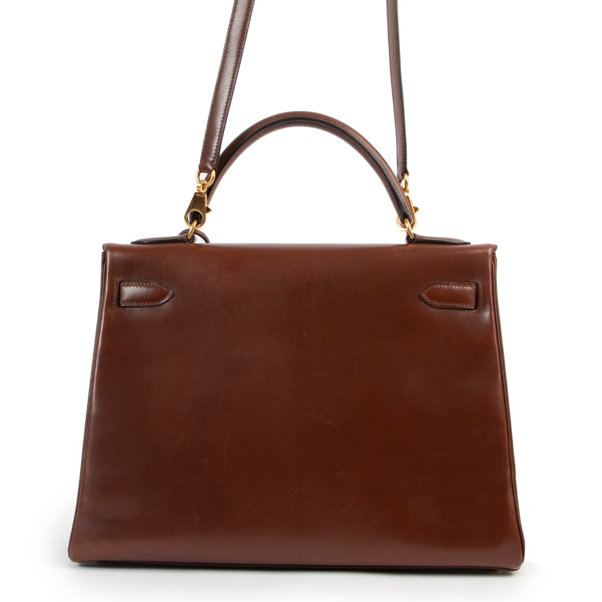 Hermès Kelly 32 Noisette Brown at Labellov online or in store available for a reasonable price and in good condition. Get them now!