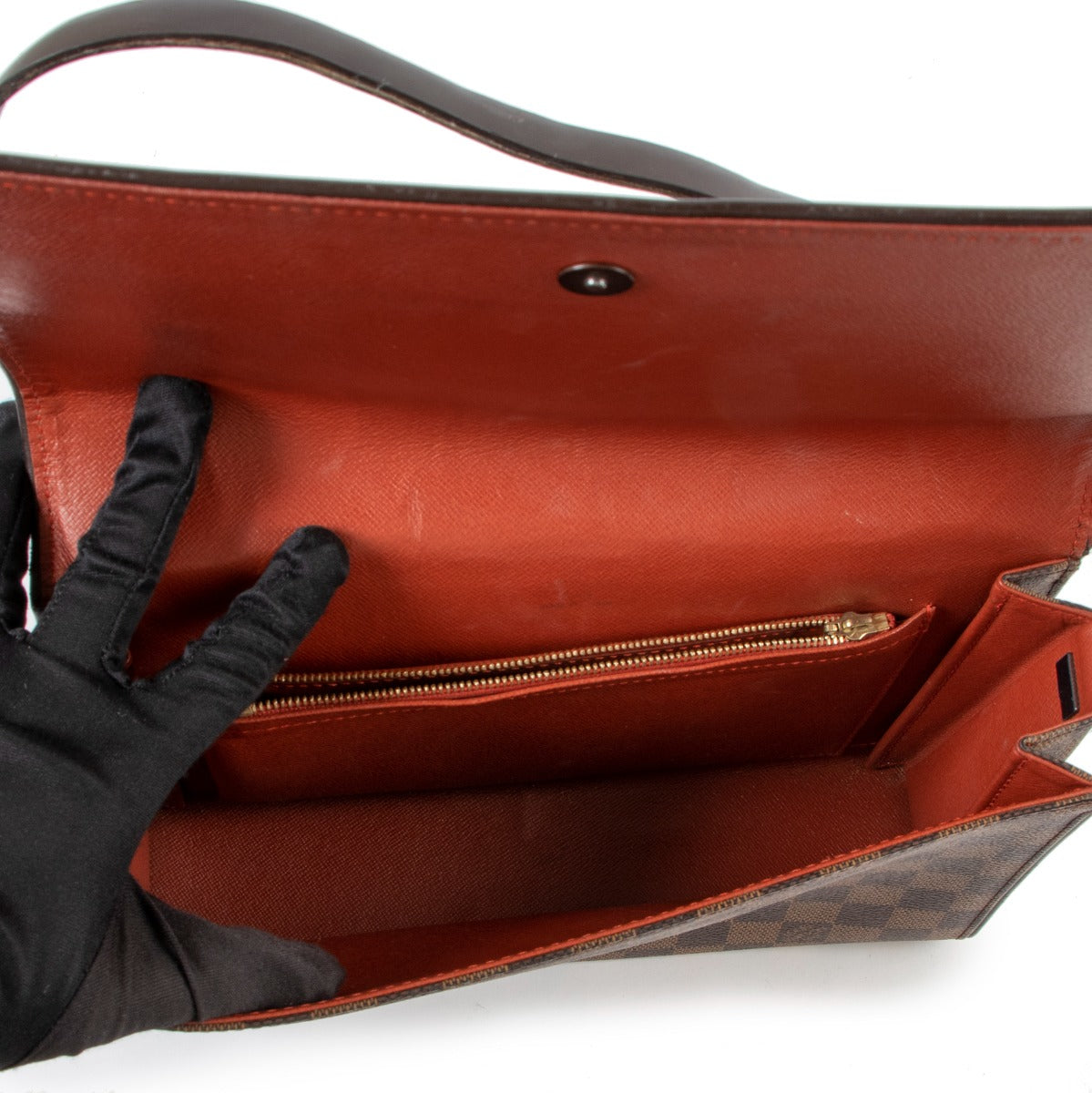 Buy this 100% authentic bag safely here!