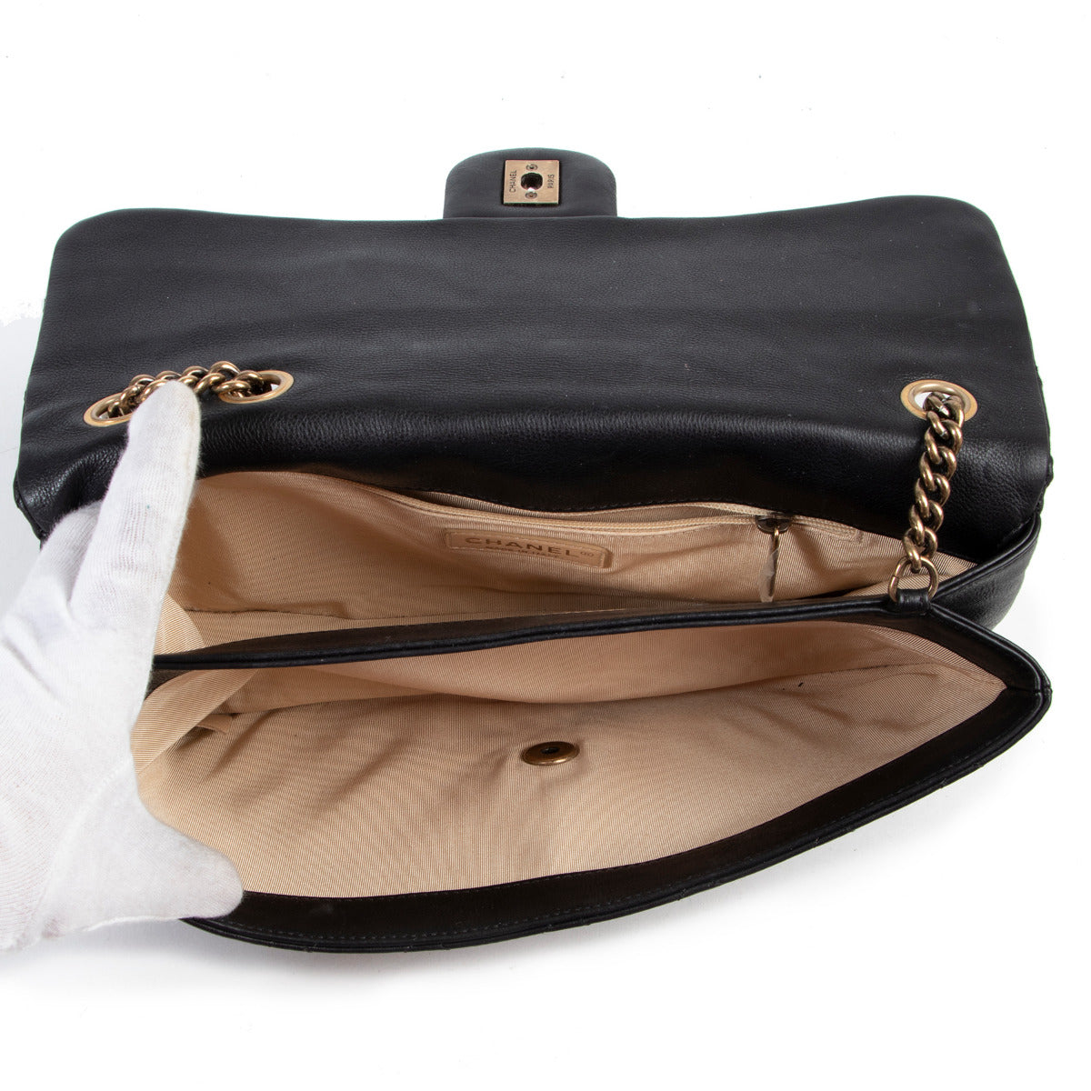 Sac à rabat Chanel Classic East West noir