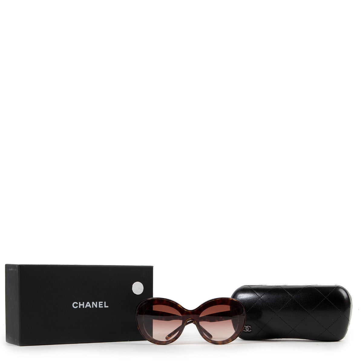 Chanel Tortoise Brown Logo Sunglasses pour le meilleur prix chez Labellov à Anvers Belgique