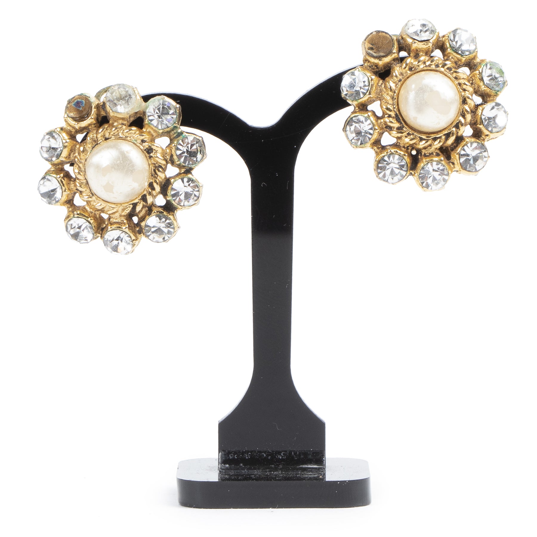 Authentieke Tweedehands Chanel Flower Pearl & Crystal Clip-On Earrings juiste prijs veilig online shoppen luxe merken webshop winkelen Antwerpen België mode fashion