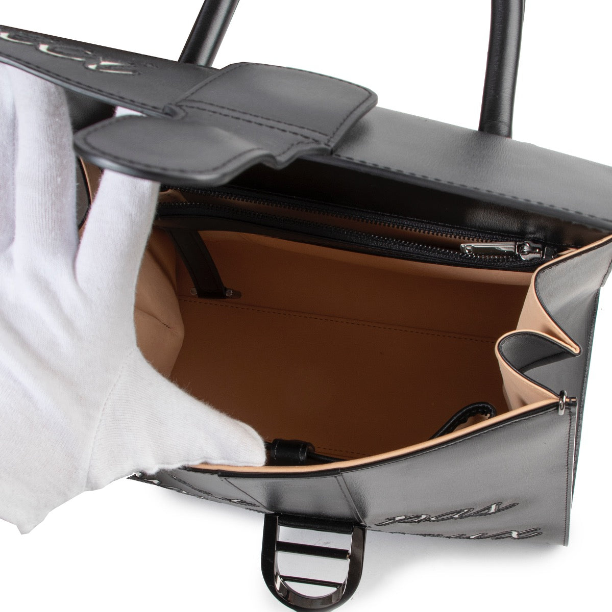 koop online tegen de beste prijs As New Delvaux L'Humour Brillant MM 'Ceci N'est Pas Un Delvaux' Limited Edition
