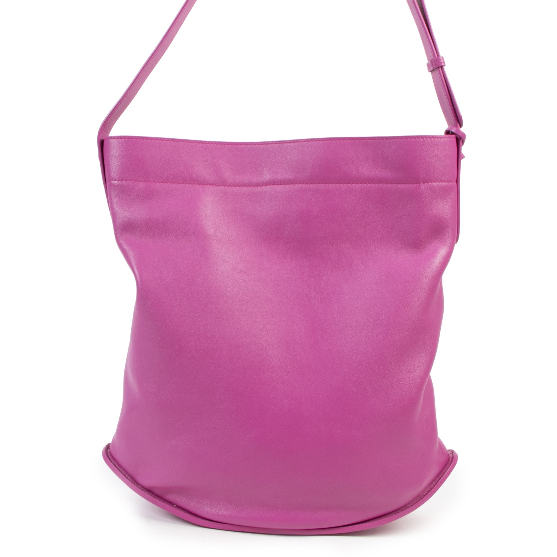 Are you looking for a secondhand vintage preloved Delvaux Le Pin Allure Héliotrope Pink Shoulder Bag?