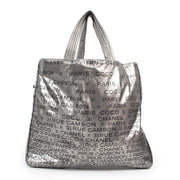 Chanel Silver Metallic 31 Rue Cambon Tote Bag. Authentieke tweedehands Chanel handtassen bij LabelLOV Antwerpen. Authentique seconde-main luxury en ligne webshop LabelLOV. Authentic preloved Chanel handbags at LabelLOV Antwerp.