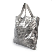 Chanel Silver Metallic 31 Rue Cambon Tote Bag. Authentieke tweedehands Chanel handtassen bij LabelLOV Antwerpen. Authentique seconde-main luxury en ligne webshop LabelLOV. Authentic preloved Chanel handbags at LabelLOV Antwerp.