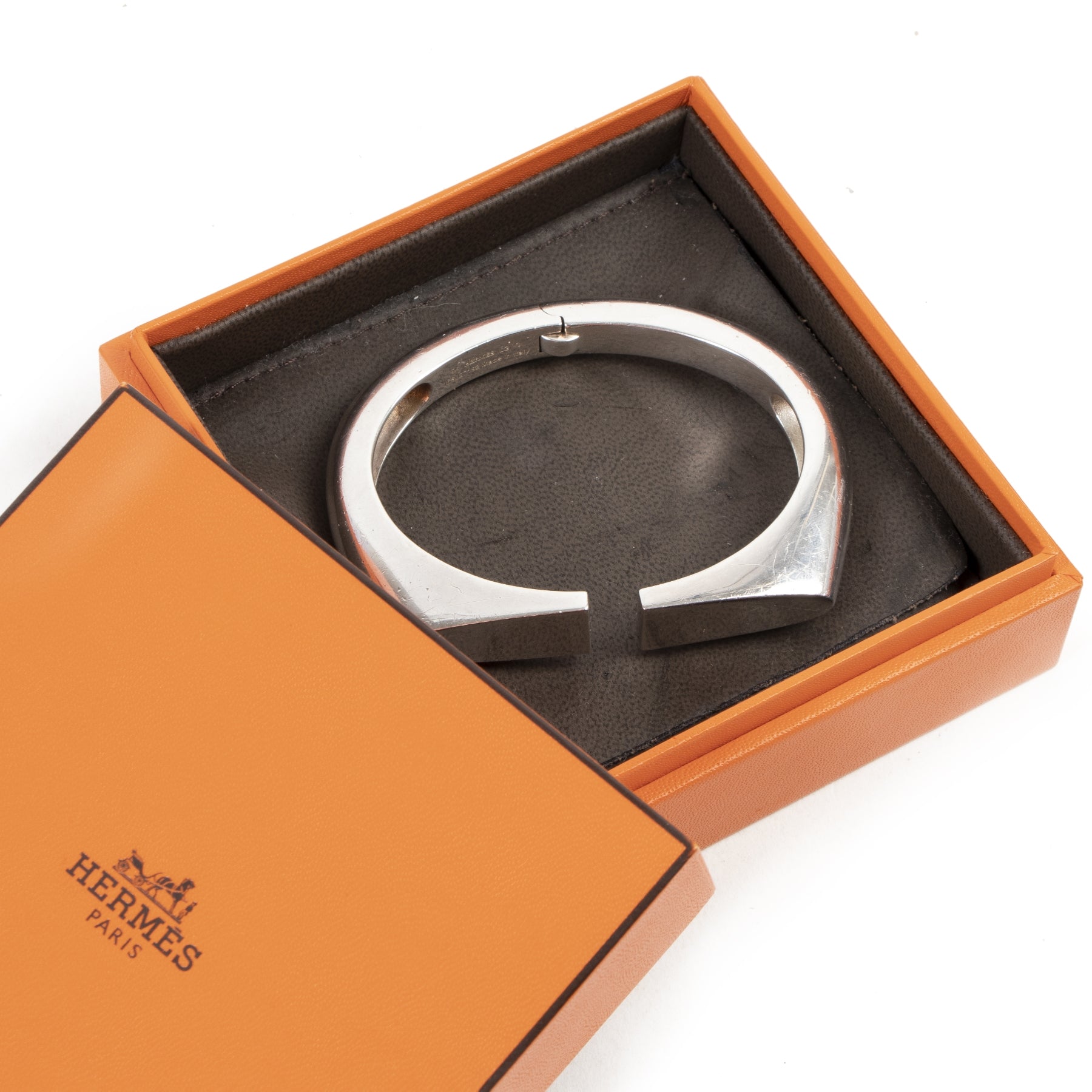 Acheter des bracelets de luxe d'occasion de la marque Hermès sur la boutique en ligne vintage LabelLOV