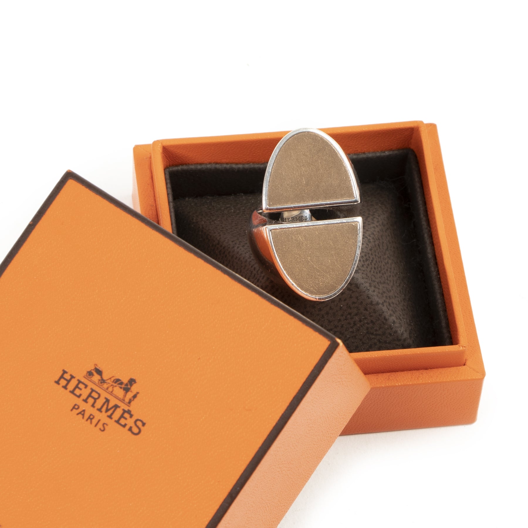 Buy online and safe authentic preloved Hermès accessories at LabelLOV Antwerp Belgium designer brands
