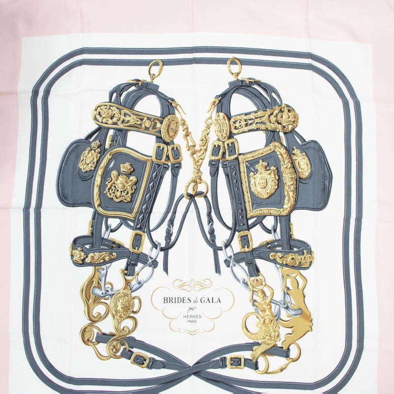 Buy authentic second hand Hermès scarves with right price at LabelLOV.