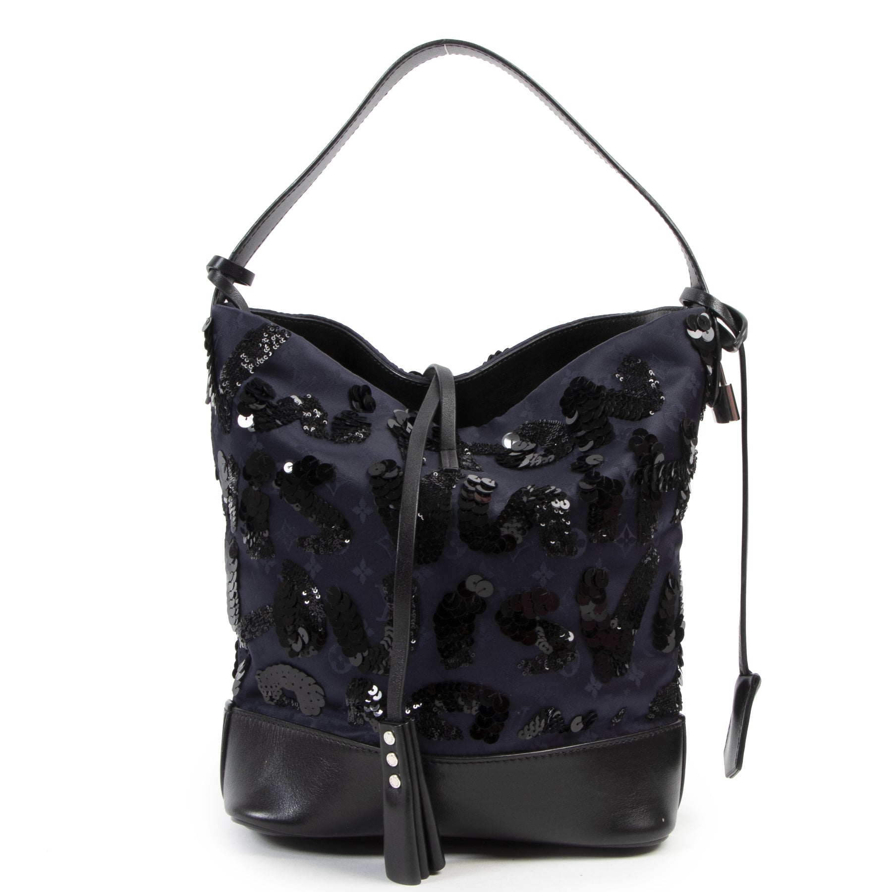 Buy authentic second hand Louis Vuitton handbags with right price at LabelLOV.