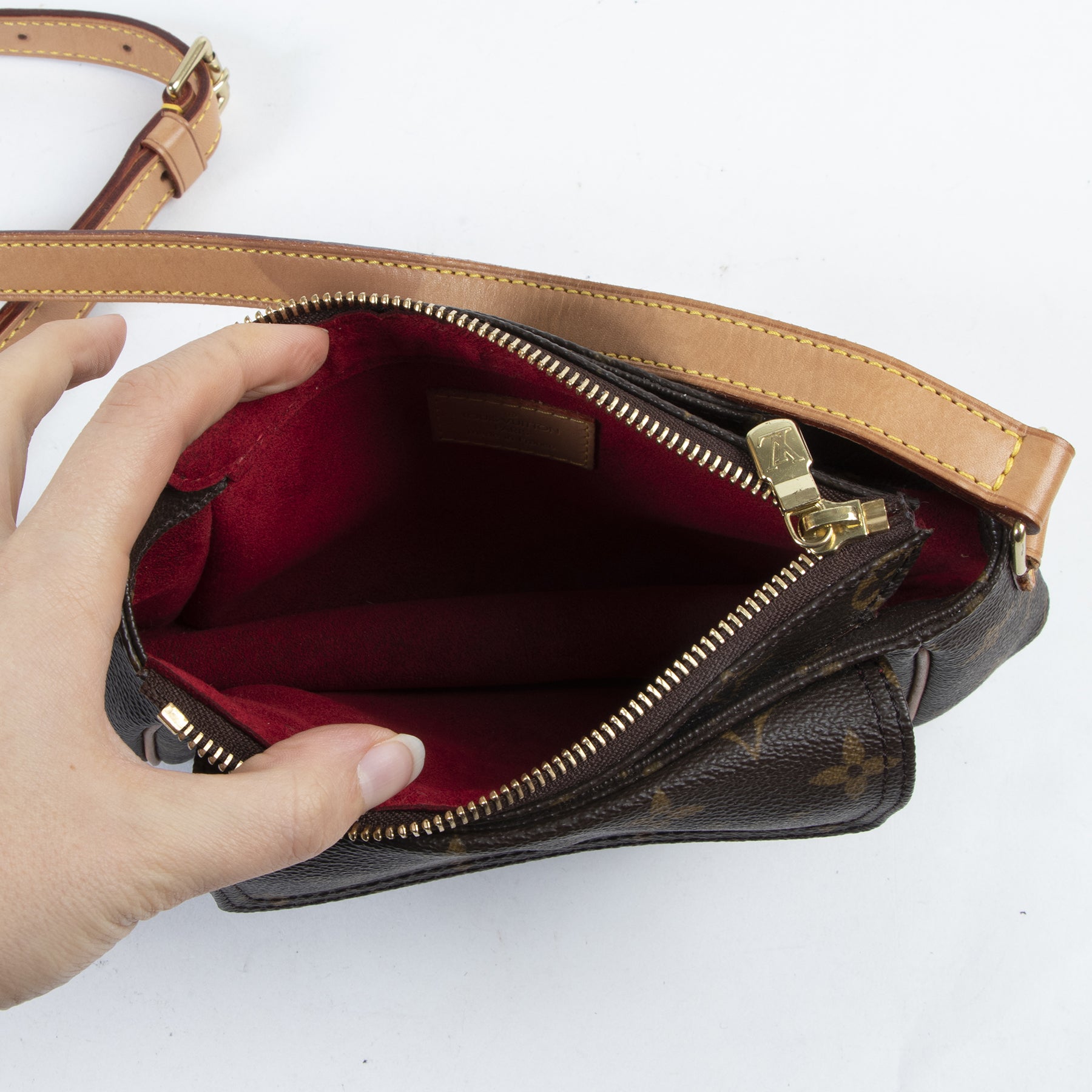 Authentic secondhand Louis Vuitton Monogram Viva Cite PM Crossbody Bag designer bags fashion luxury vintage webshop safe secure online shopping