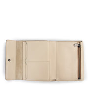 Get this Delvaux White Wallet at Labellov online or in store for a reasonable price. Buy online or in store your secondhand items. Buy and resell and give your bags a secondlife.