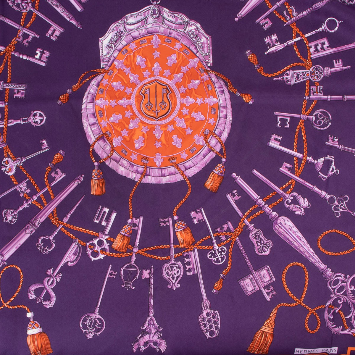 Shop safe online 100% authentic second hand Hermès Purple Scarf in very good condition at Labellov in Antwerp.