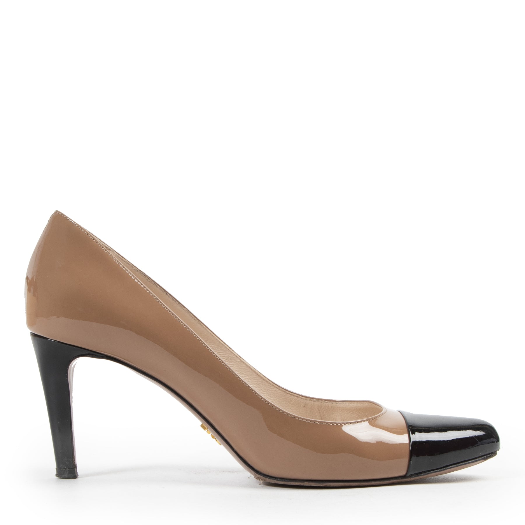 Koop authentieke tweedehands Prada schoenen met juiste prijs bij LabelLOV.