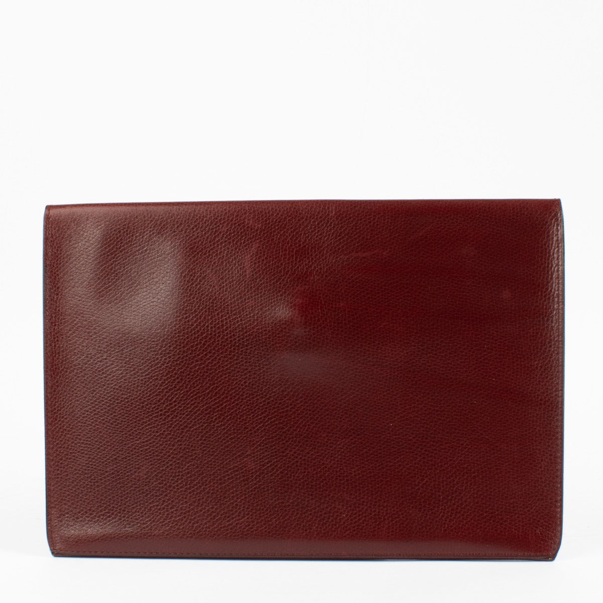 Shop safe online at Labellov in Antwerp, Brussels and Knokke this 100% authentic second hand Delvaux Burgundy Vintage Clutch