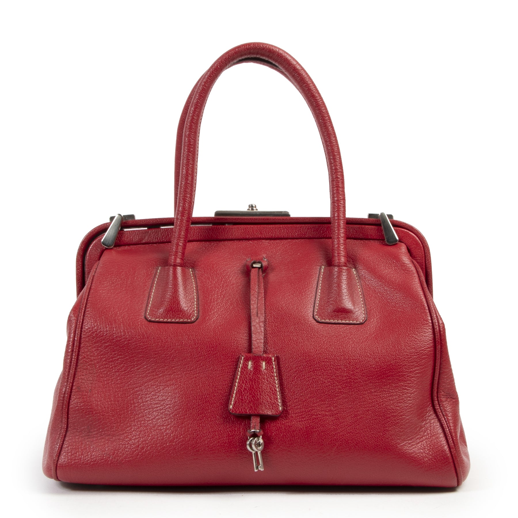 Koop authentieke tweedehands Prada handtassen met juiste prijs bij LabelLOV.