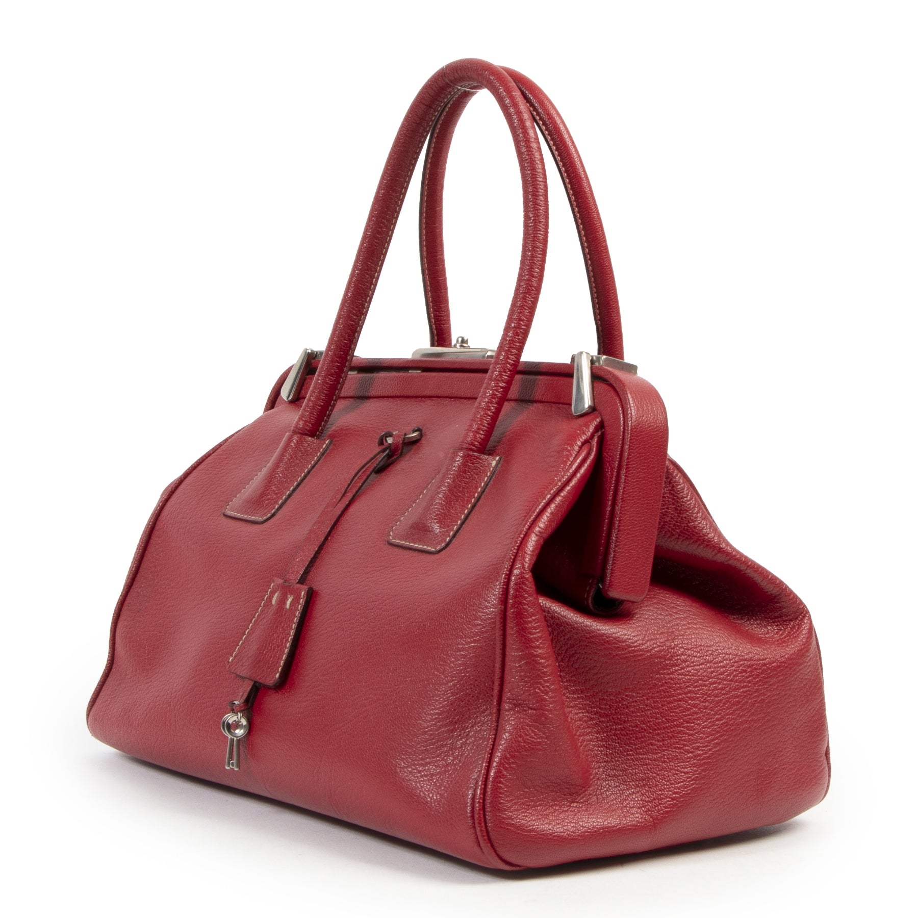 Koop authentieke tweedehands Prada handtassen met juiste prijs bij LabelLOV.