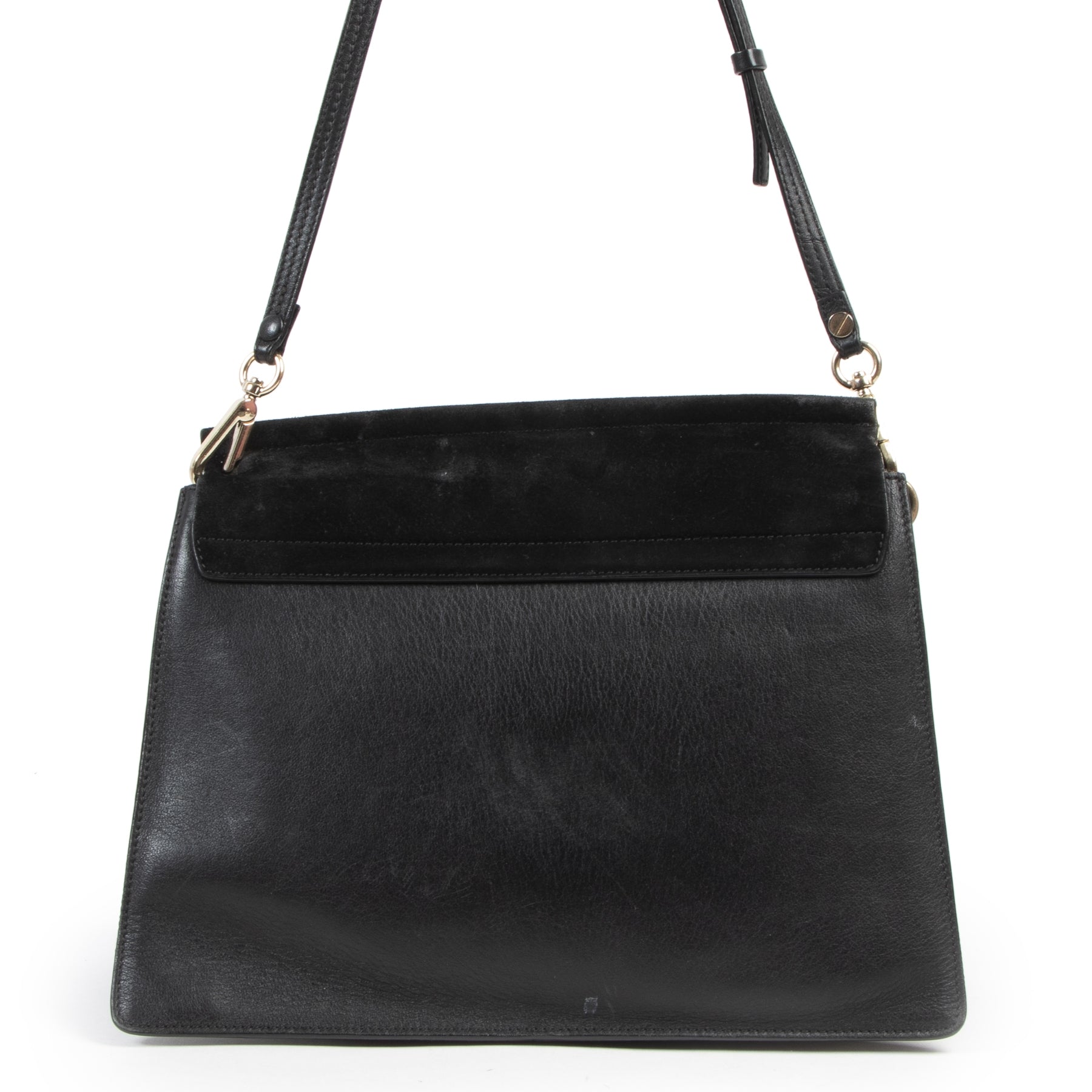 Buy authentic second hand Chloé bags with right price at LabelLOV.
