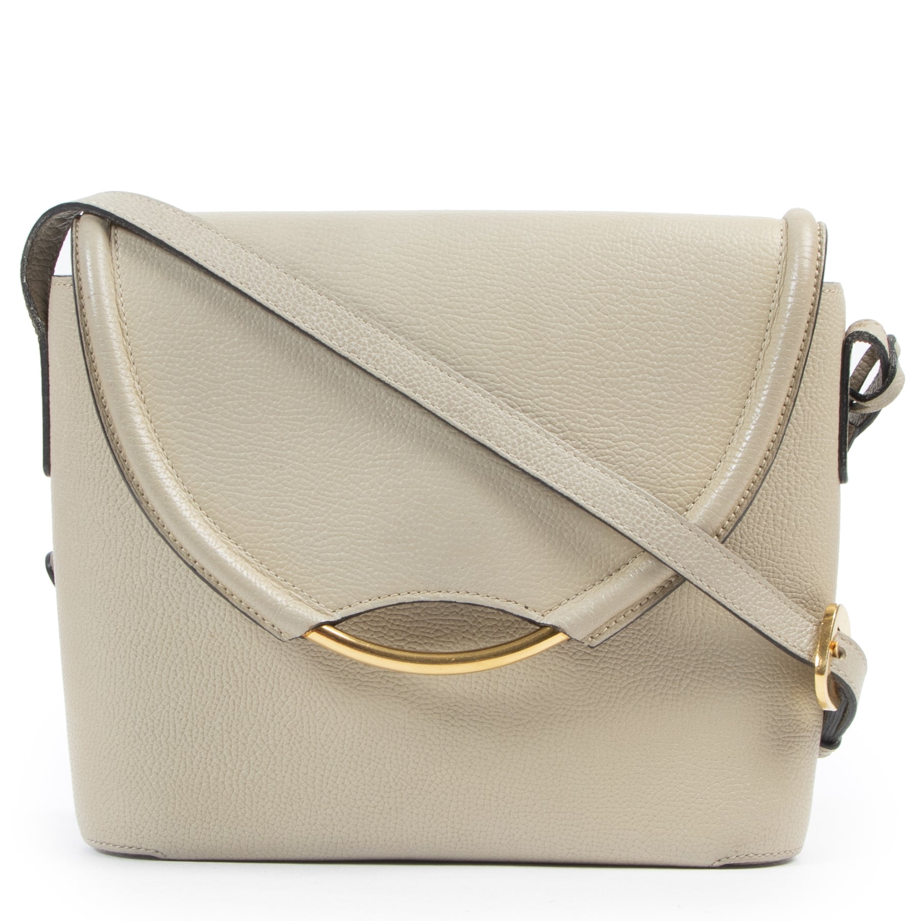 Buy authentic second hand Delvaux handbags with right price at LabelLOV.