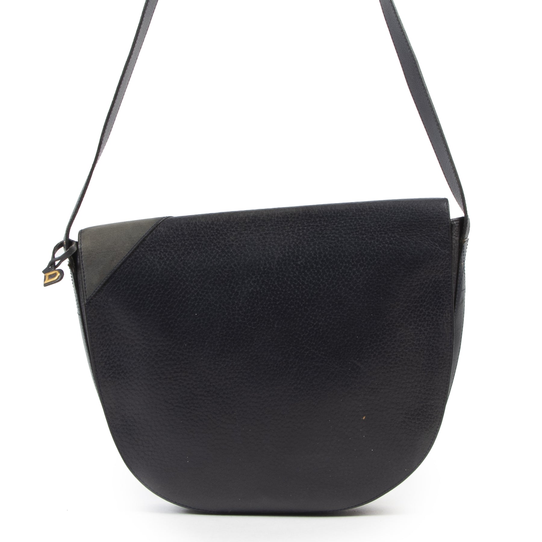 Buy authentic second hand Delvaux handbags with right price at LabelLOV.
