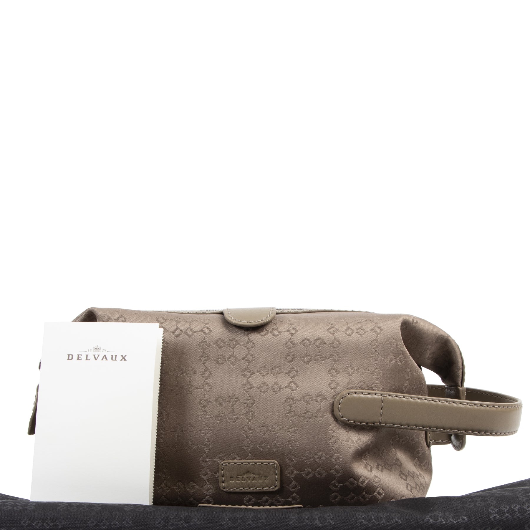 Buy authentic second hand Delvaux beauty cases with right price at LabelLOV.