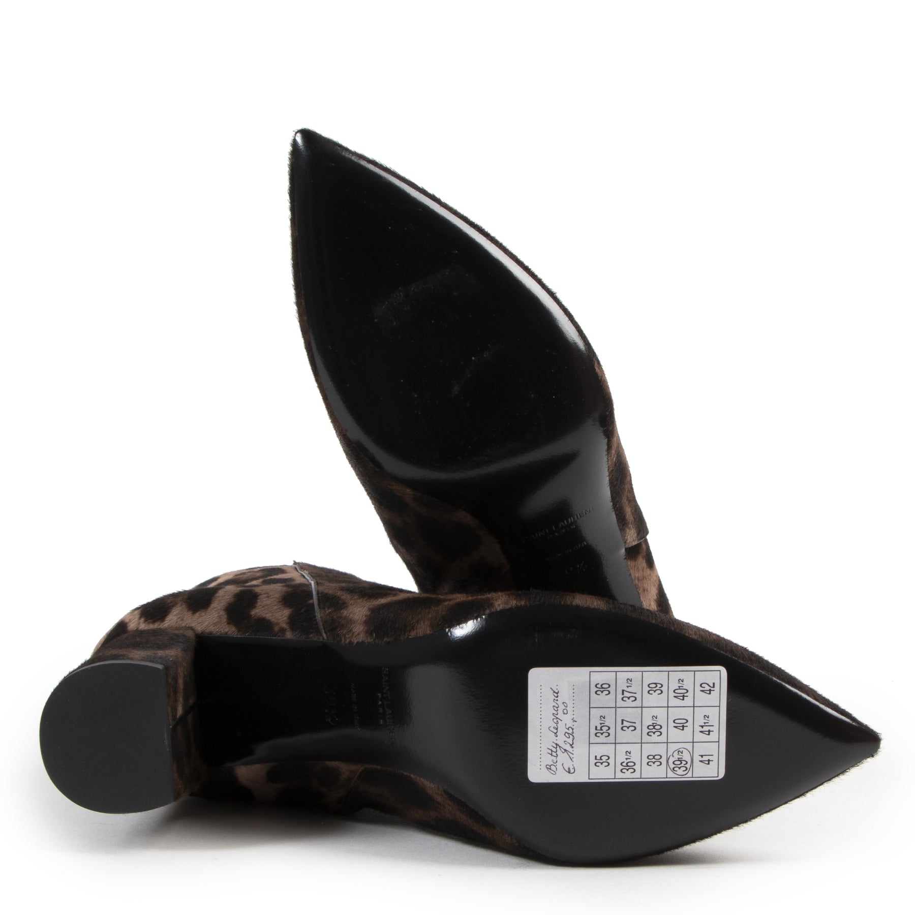 Koop tweedehands Saint Laurent laarsjes bij LabelLOV Antwerpen.