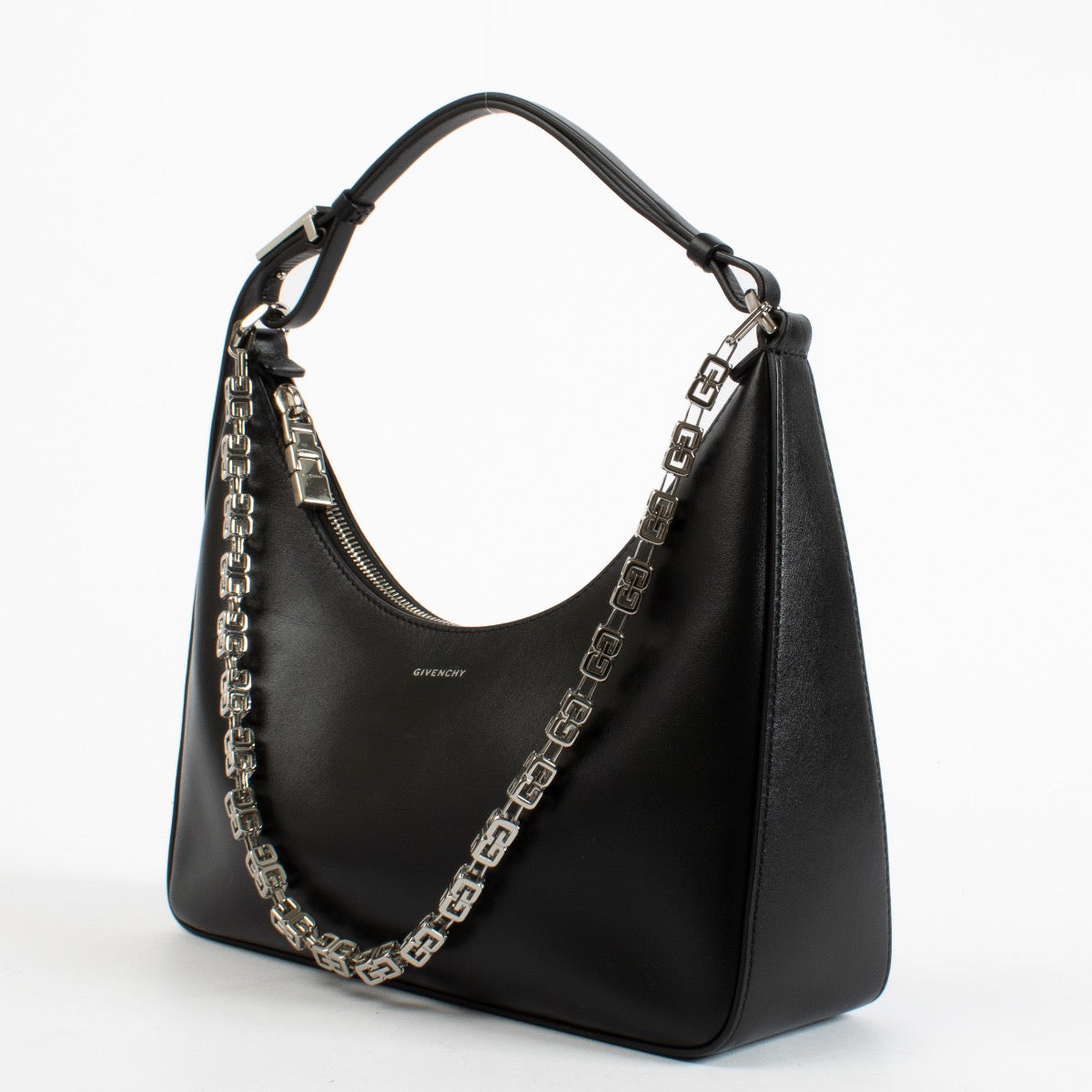 Authentic Second Hand Givenchy Black Shoulder bag on Labellov.com