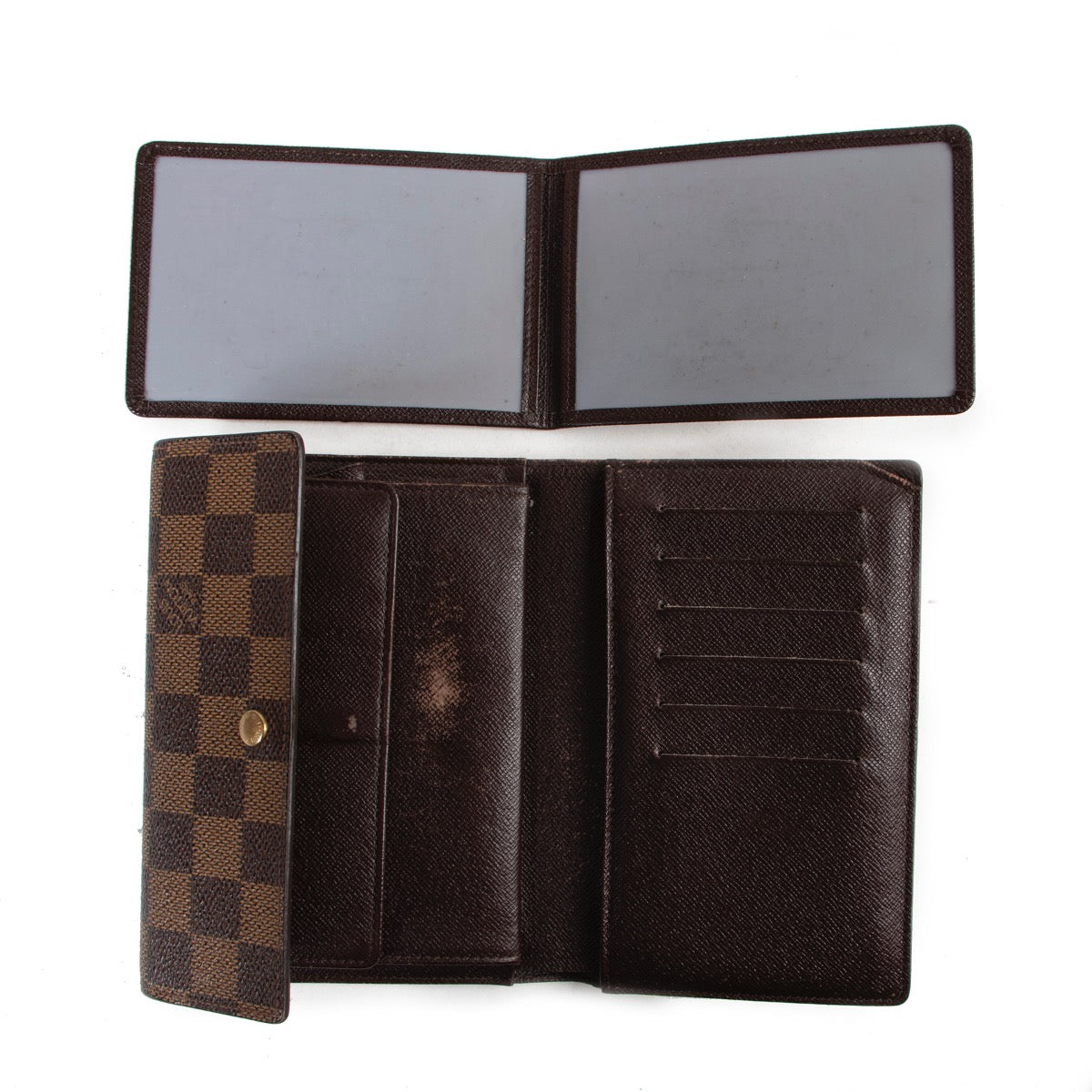 Buy and sell your authentic designer accessories such as this Louis Vuitton Wallet only at Labellov secondhand luxury in Antwerp.