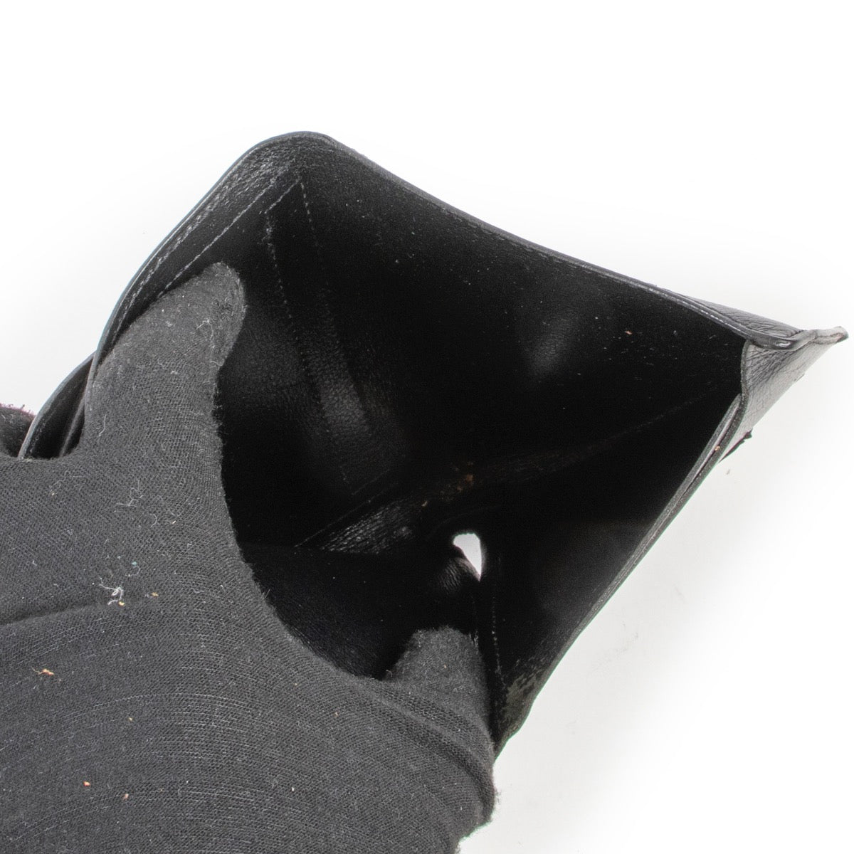 Shop safe online at Labellov in Antwerp this 100% authentic second hand Delvaux Black Leather Wallet