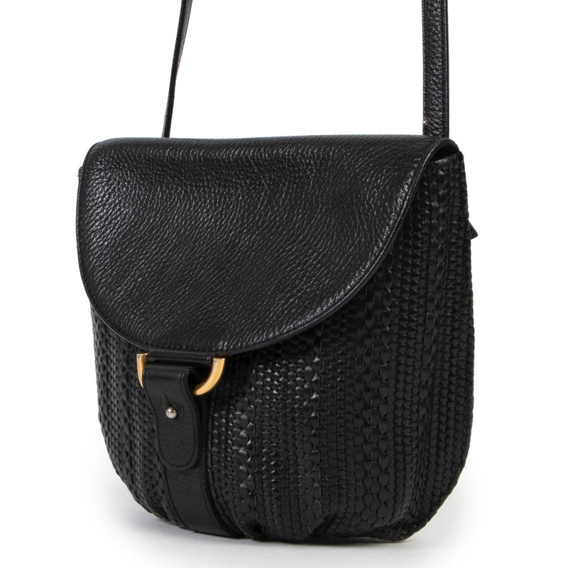 Shop safe online at Labellov in Antwerp this 100% authentic second hand Delvaux Black Toile De Cuir Crossbody