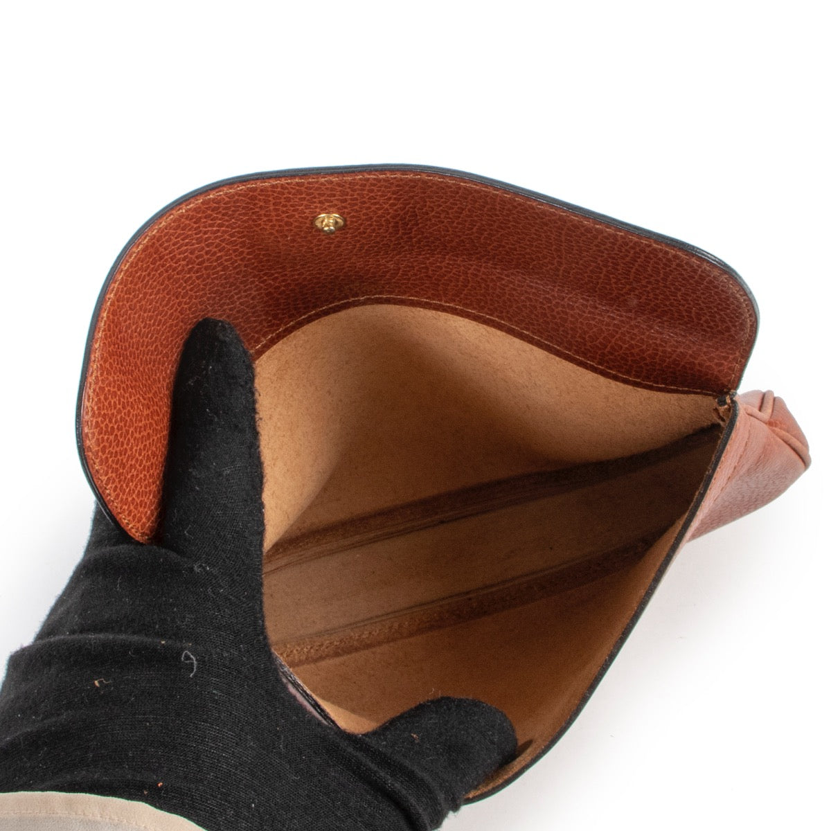 Shop safe online at Labellov in Antwerp this 100% authentic second hand Delvaux Cognac Leather Pouch