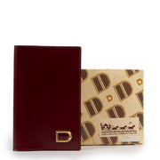 Delvaux Burgundy Address Book vintage. Available now at Labellov secondhand Delvaux Burgundy Address Book for a reasonable price and in good condition. Buy online, at our online shop. 100% authenticity guaranteed