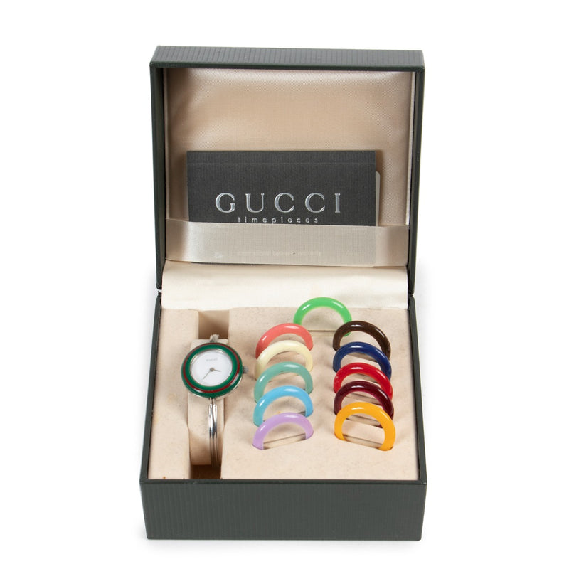 Gucci Bezel Watch now available at Labellov Luxury. This vintage secondhand Gucci watch from the 90's are in good condition.