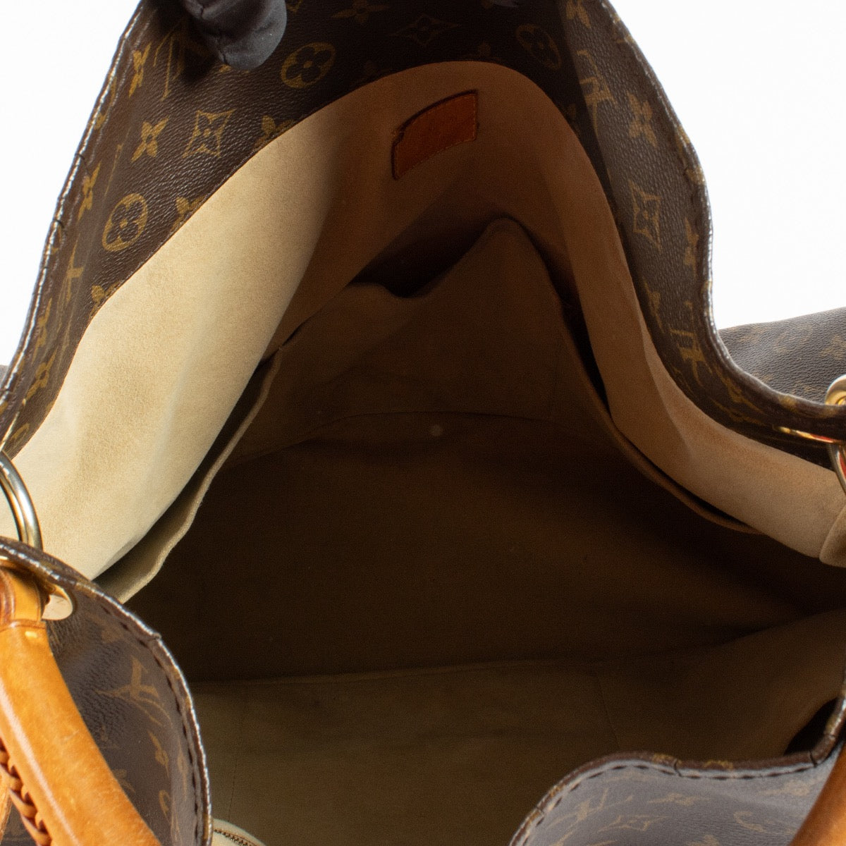 Authentic Preloved Louis Vuitton Monogram Artsy GM Shoulder Bag on Labellov.com