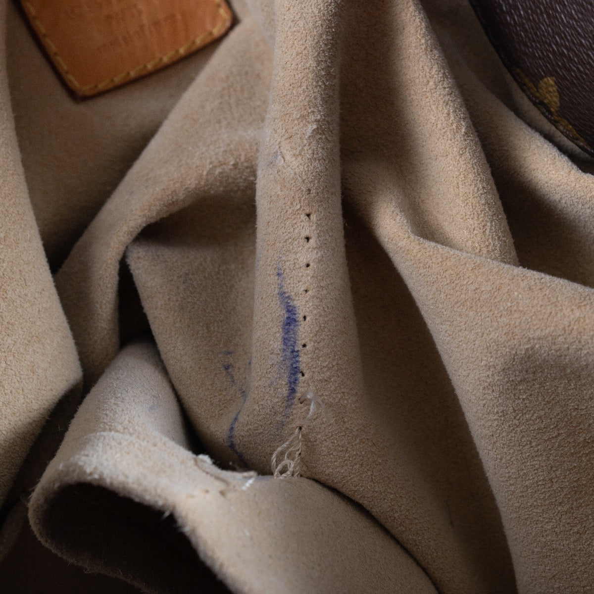 Authentic Preloved Louis Vuitton Monogram Artsy GM Shoulder Bag on Labellov.com