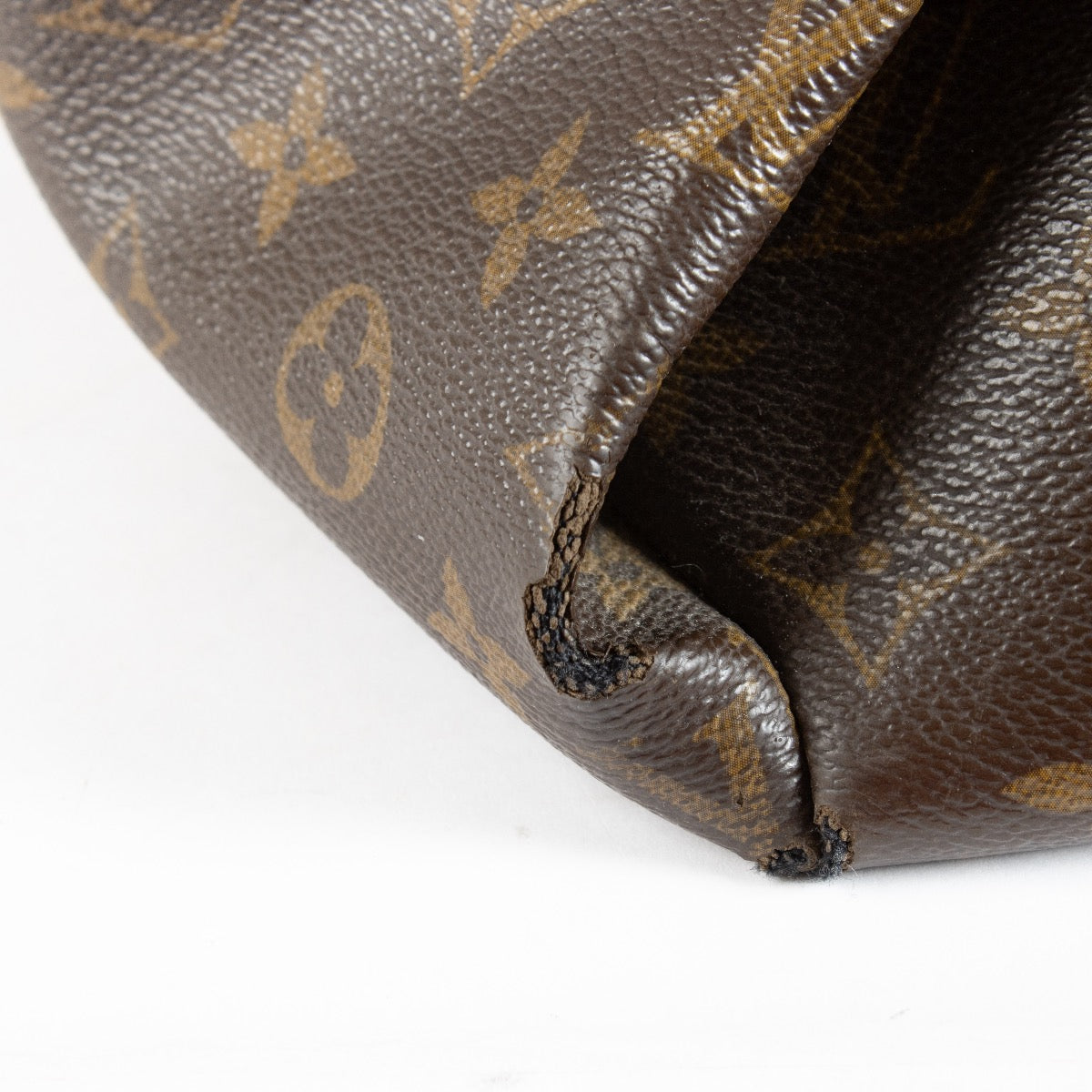Authentic Preloved Louis Vuitton Monogram Artsy GM Shoulder Bag on Labellov.com