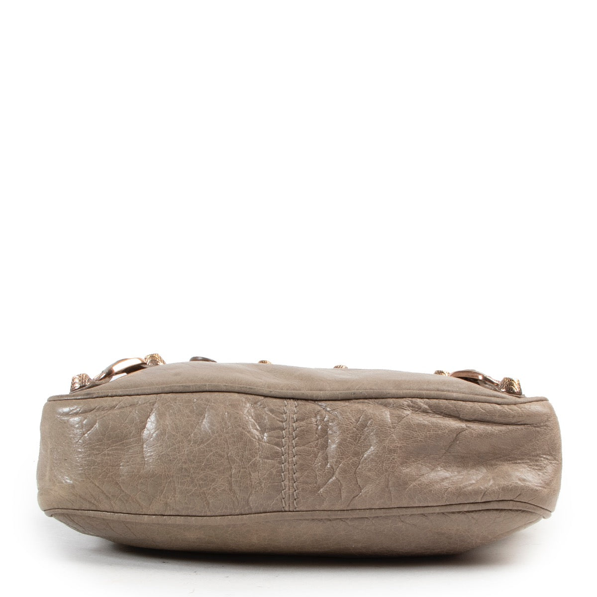 Shop and sell safe online for the best price at Labellov. Shop safe online your secondhand Balenciaga bag.