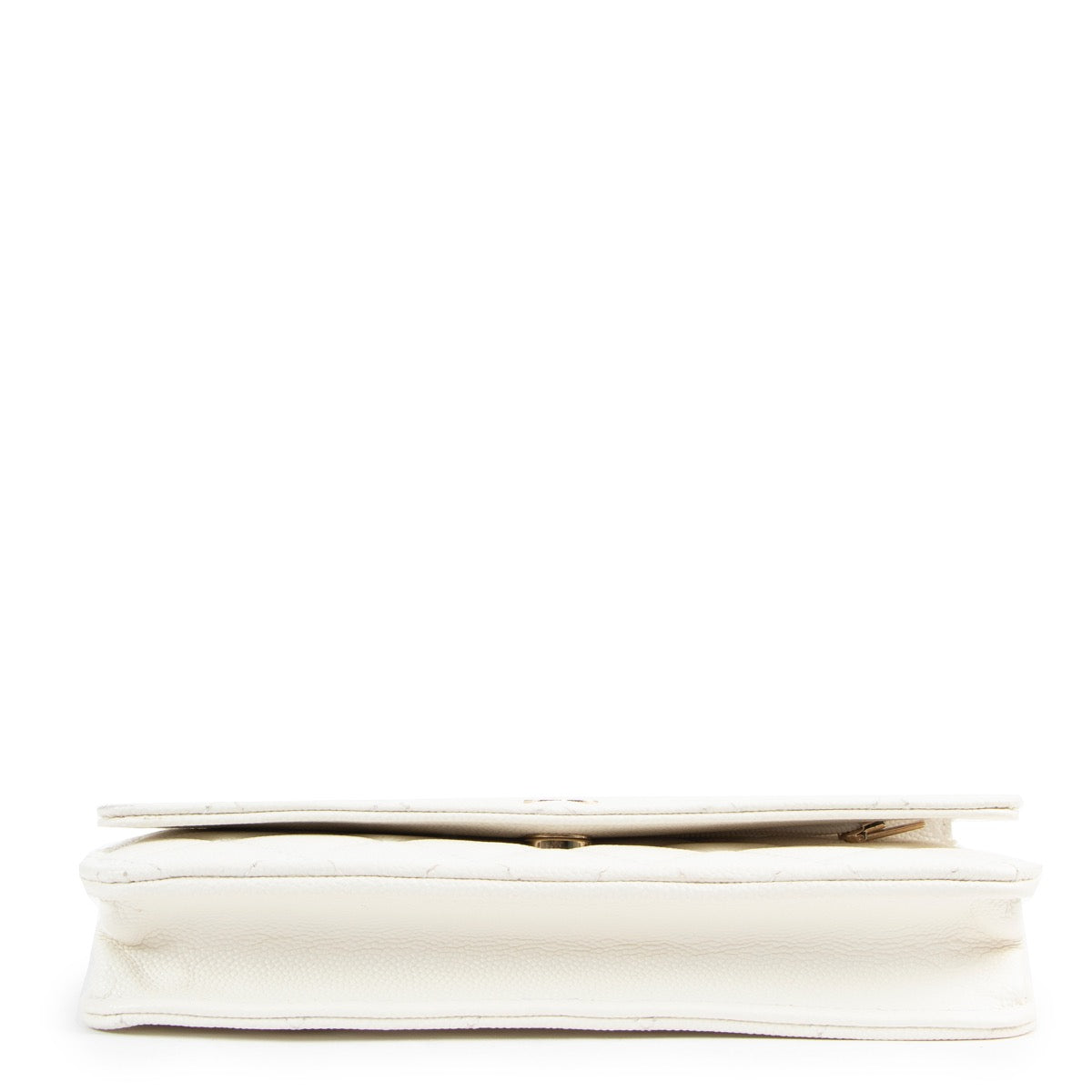 Shop safe online an authentic second hand Chanel White Caviar Leather Classic Wallet On Chain at labellov.com in Antwerp