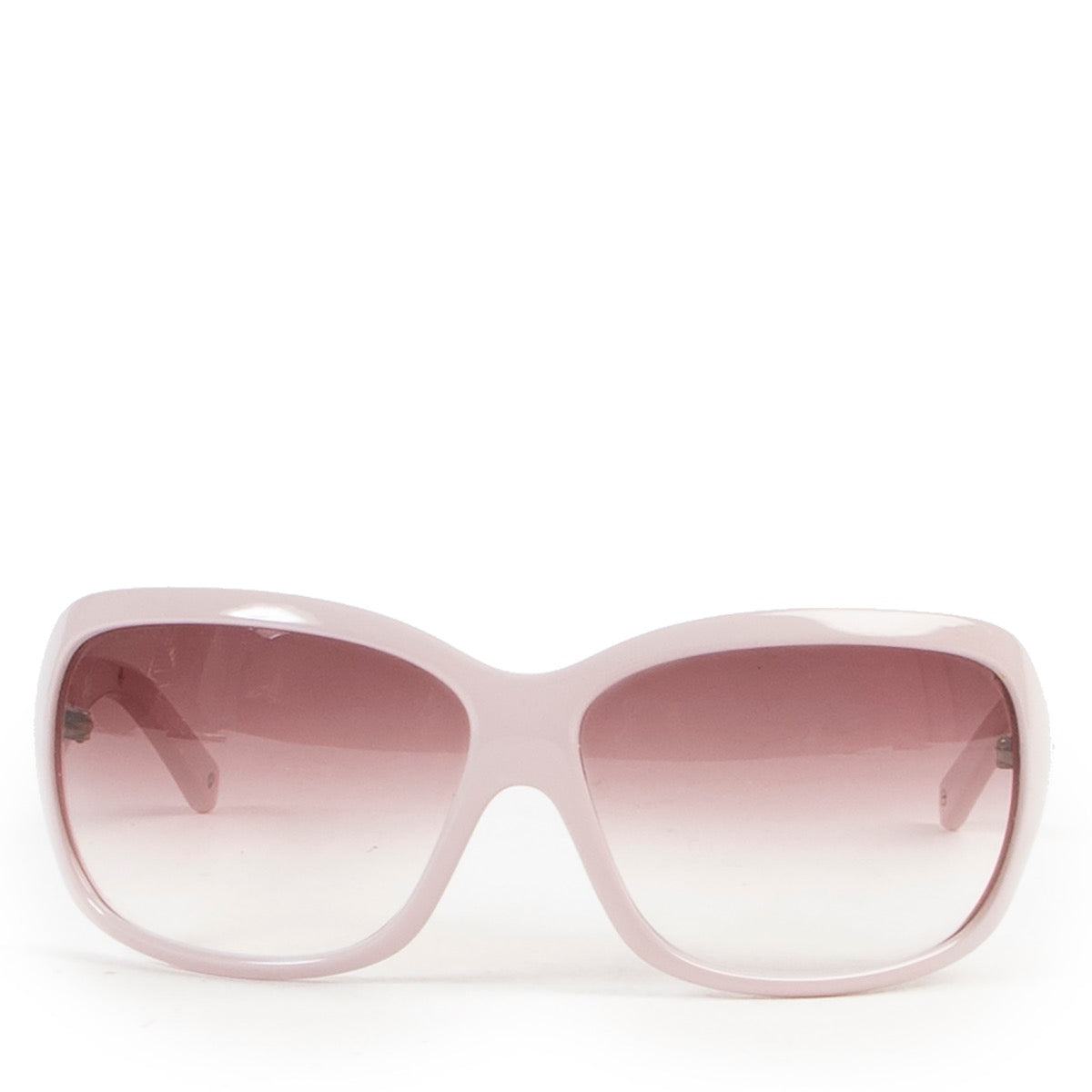 Buy these Prada sunglasses for a reasonable price online or in store at Labellov.