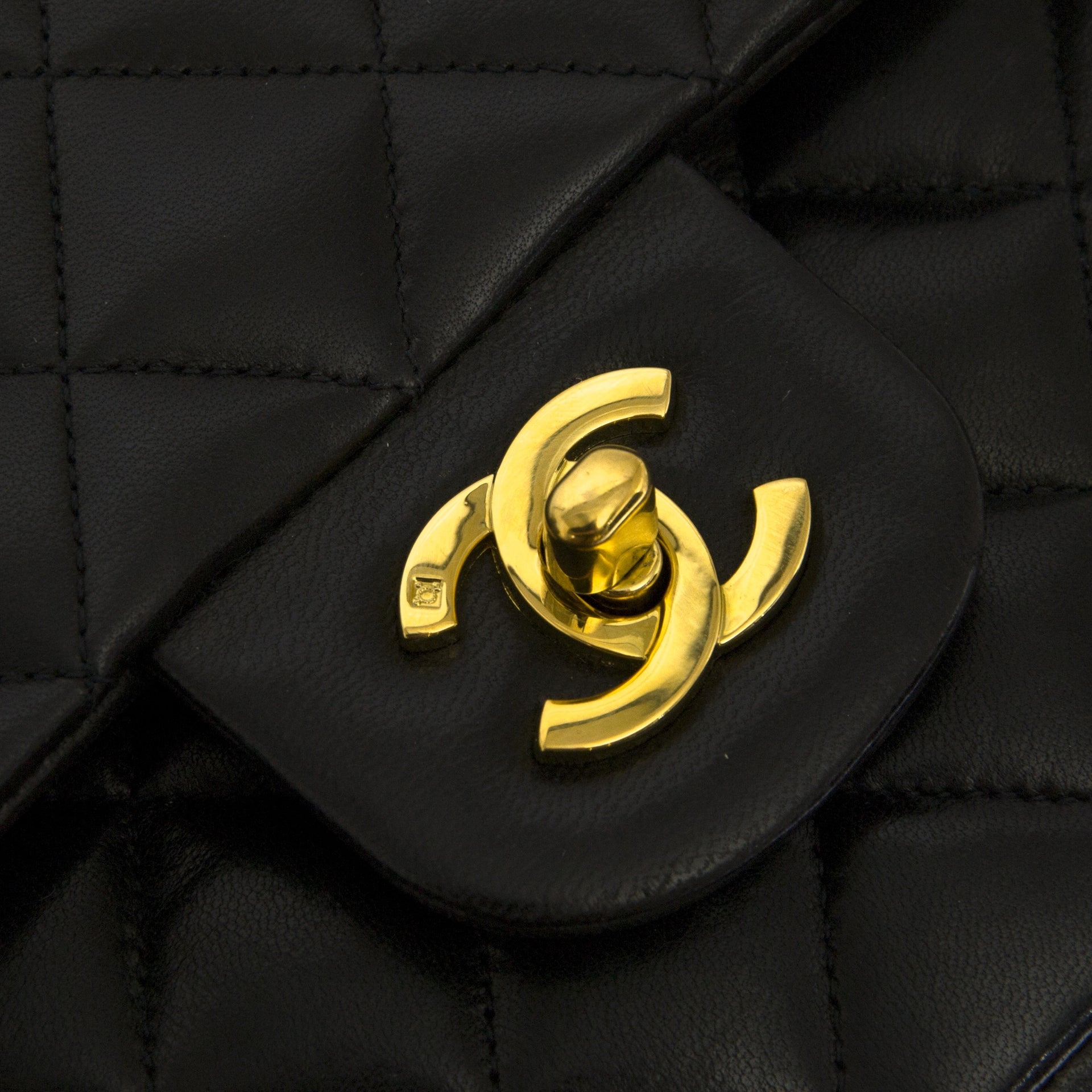Chanel Zwarte Lamsleren Medium Classic Flap Tas GHW